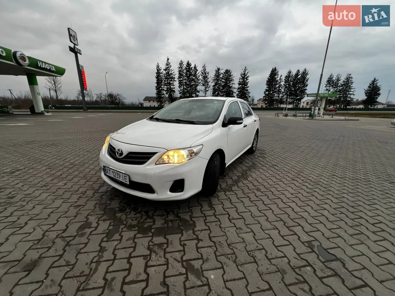 2010 Toyota Corolla - мініатюра 2