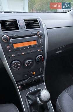 Toyota Corolla  2011