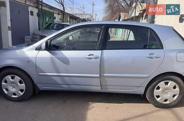 Toyota Corolla  2004
