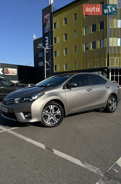 Toyota Corolla  2015