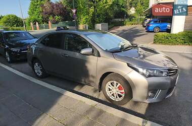 Toyota Corolla  2013