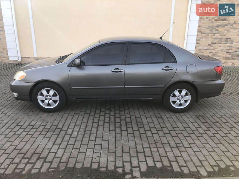 Седан Toyota Corolla
