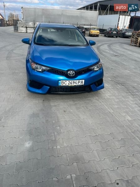 Хэтчбек Toyota Corolla