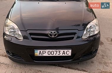 Toyota Corolla  2004