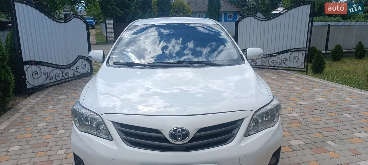 2011 Toyota Corolla - фото 1
