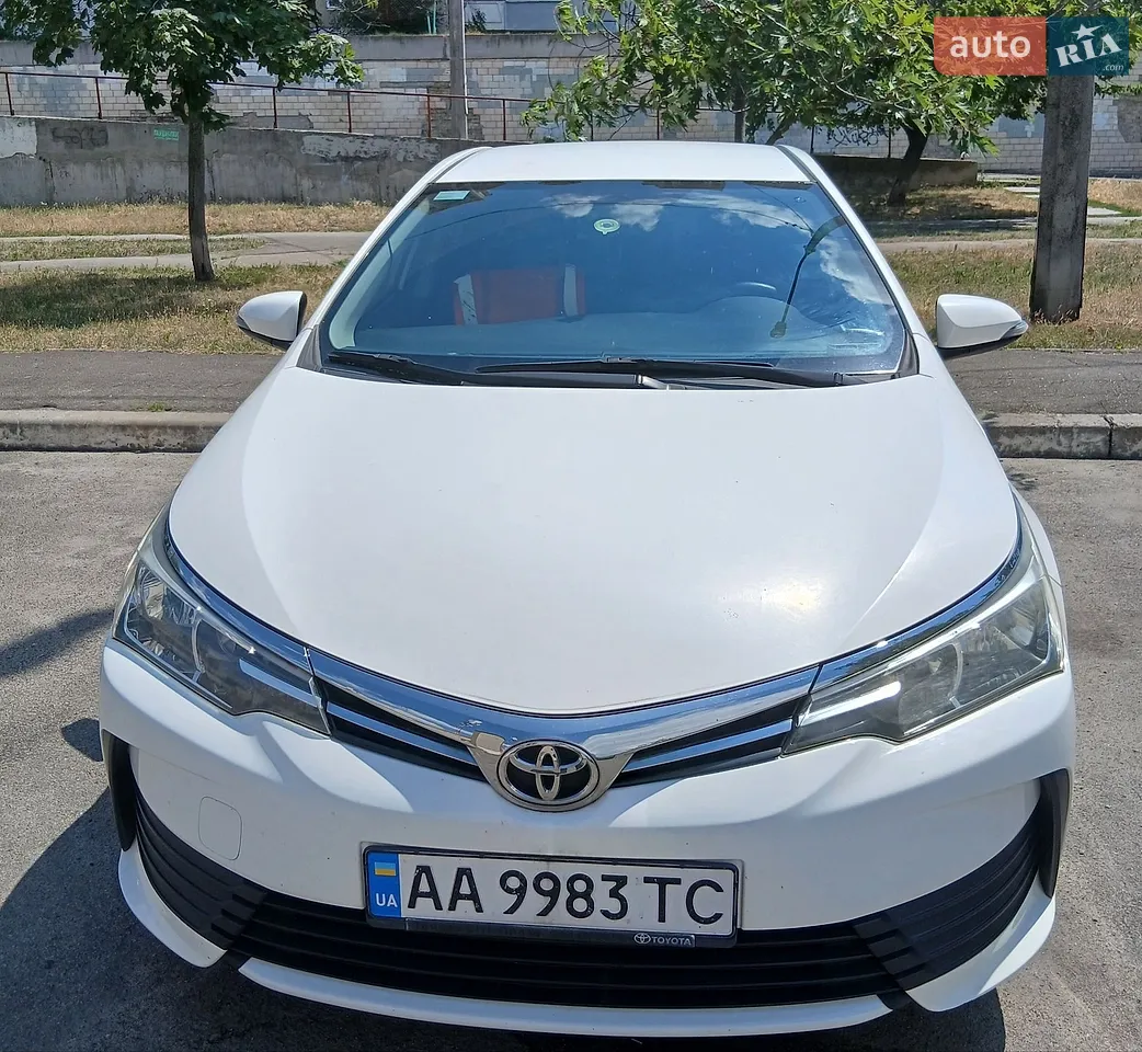 2017 Toyota Corolla - фото 1
