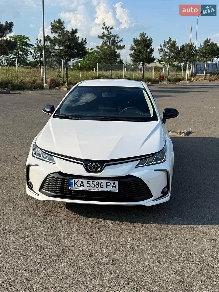 2025 Toyota Corolla - фото 1