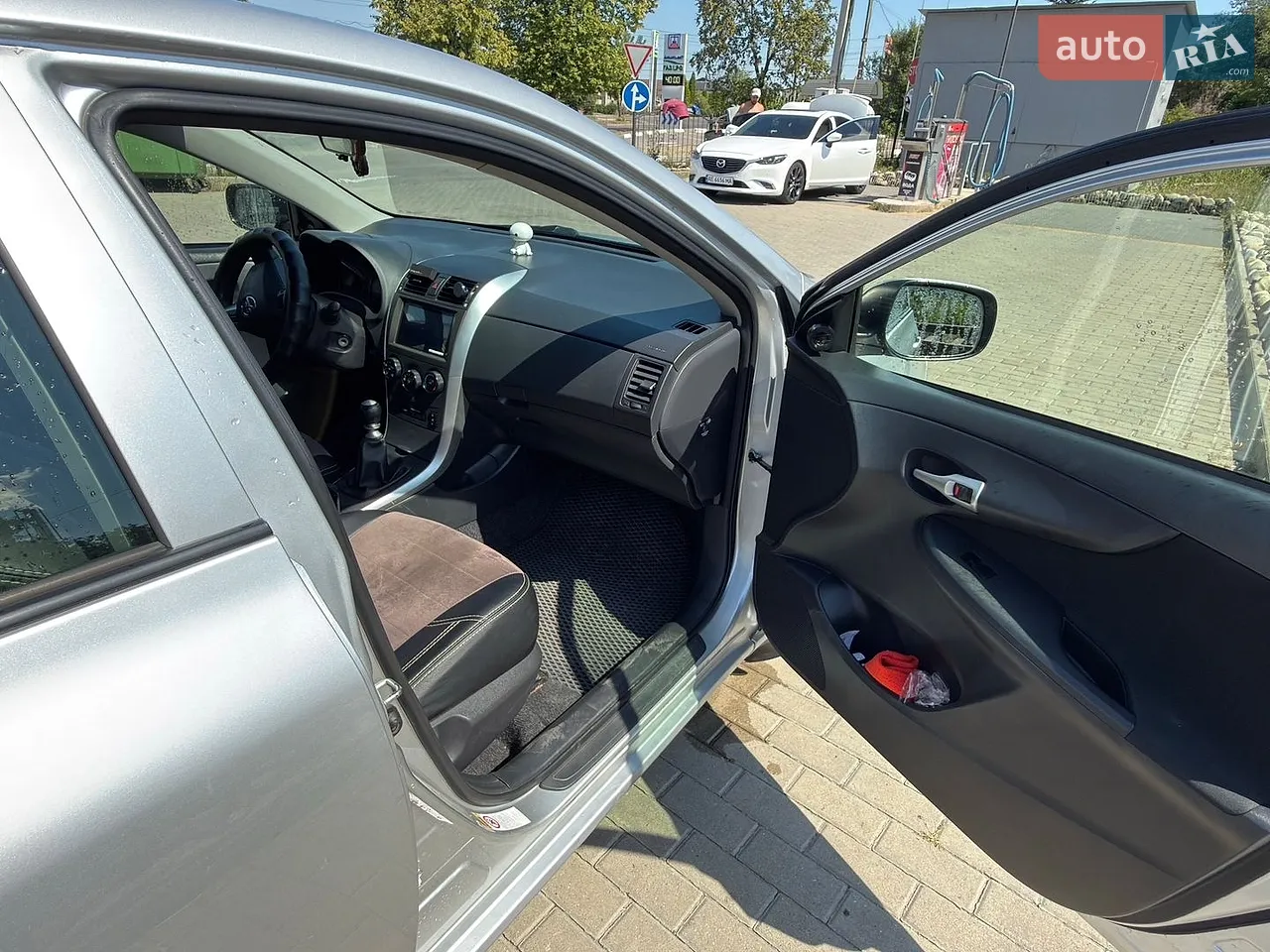 2011 Toyota Corolla - мініатюра 4