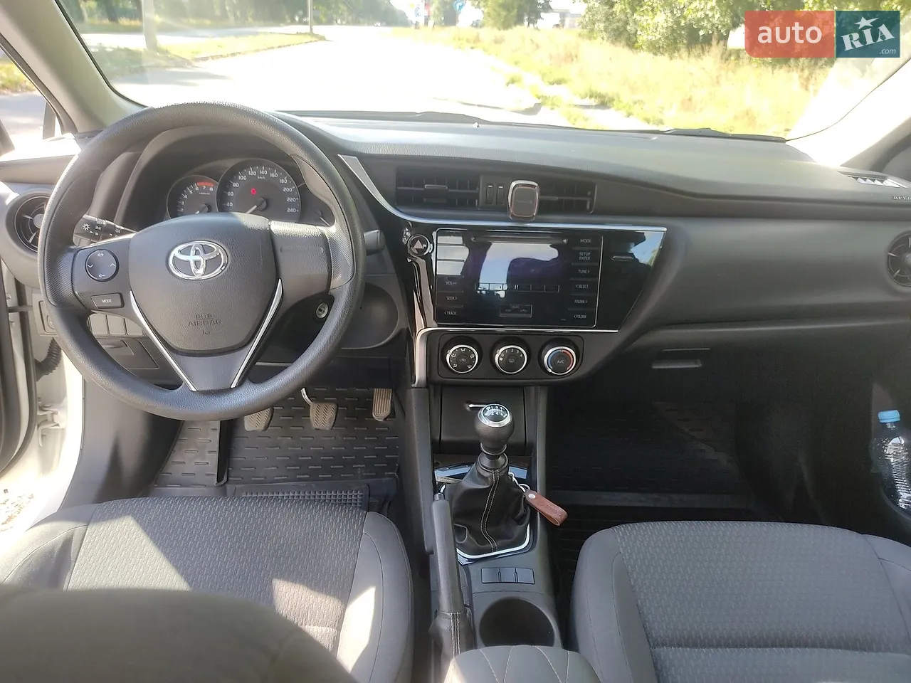 2017 Toyota Corolla - мініатюра 5