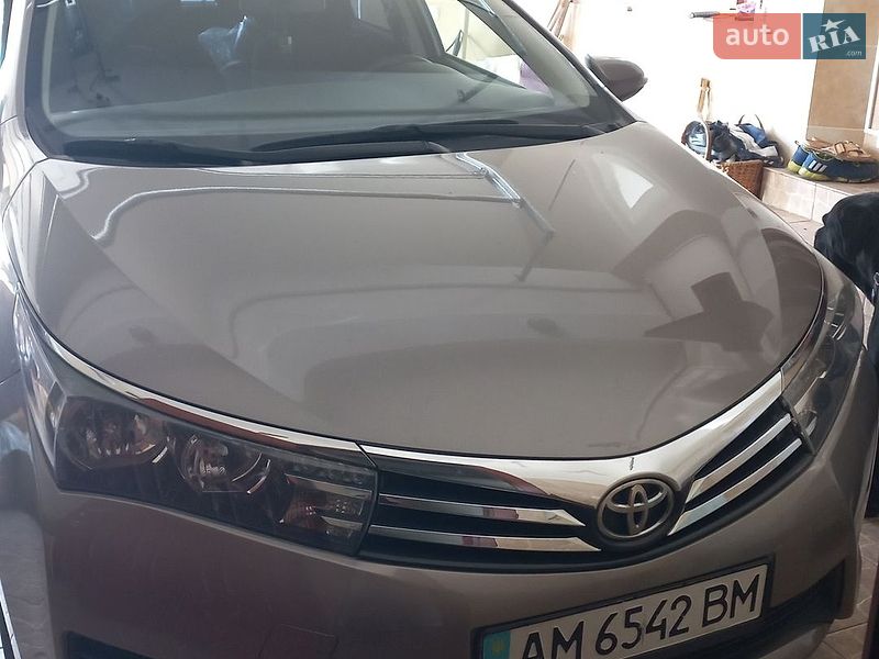 Седан Toyota Corolla 2013 в Житомирі