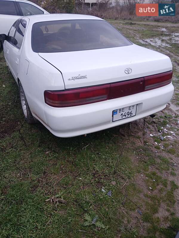 Седан Toyota Cresta