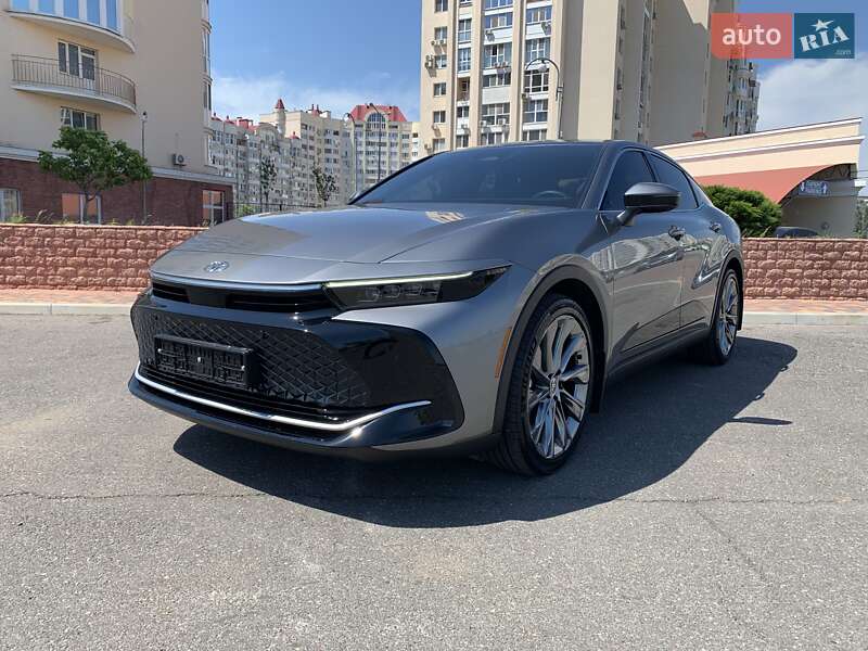 Внедорожник / Кроссовер Toyota Crown