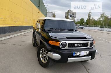 Toyota FJ Cruiser  2012