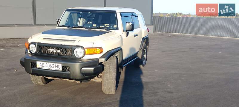 Легковые Toyota FJ Cruiser