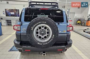 Toyota FJ Cruiser  2014