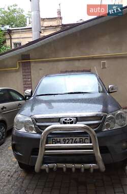 Toyota Fortuner  2007