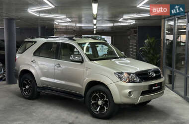 Toyota Fortuner  2007