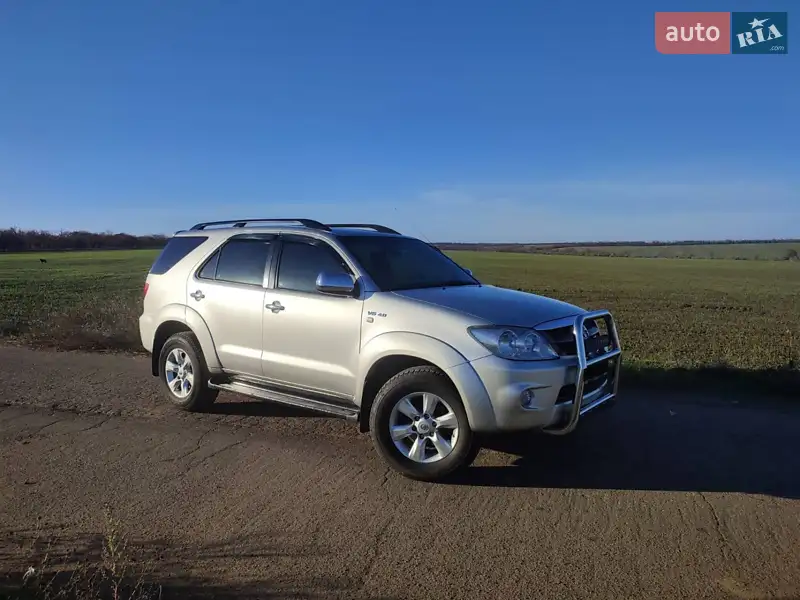 Toyota Fortuner 2007