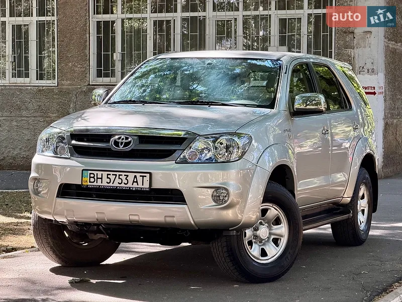 Toyota Fortuner 2006