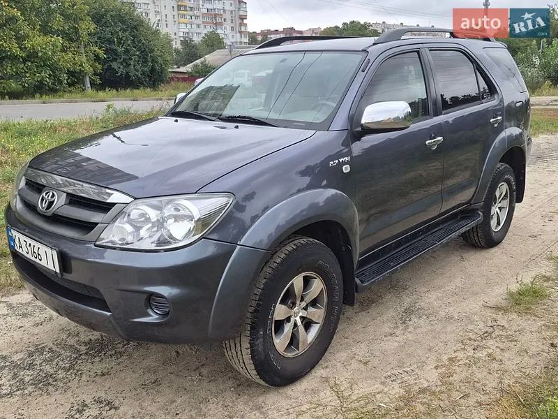 Toyota Fortuner 2007