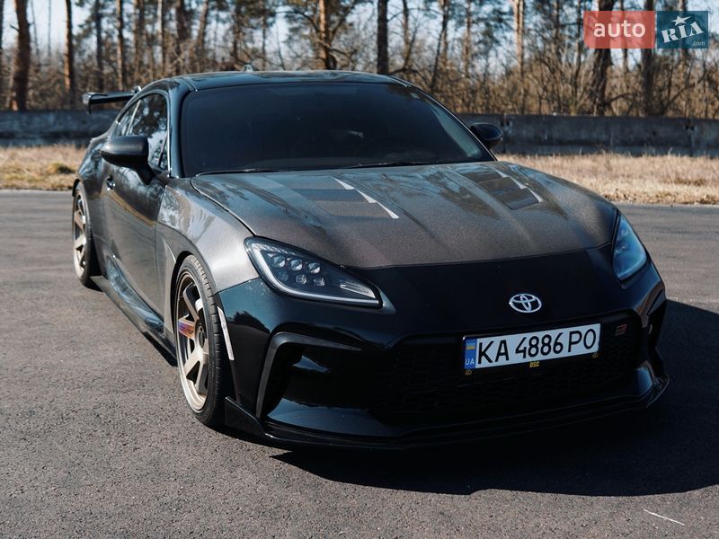 Легкові Toyota GR86