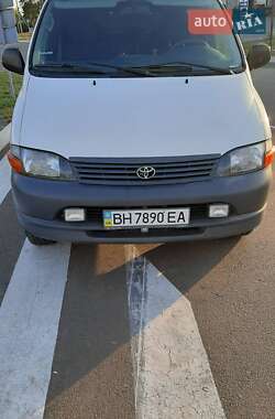 Toyota Hiace  2003