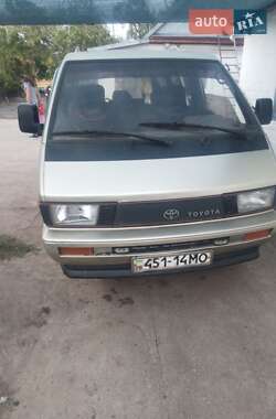 Toyota Hiace  1988