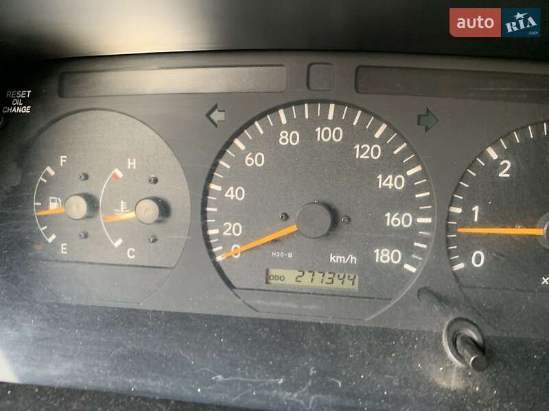 Універсал Toyota Hiace