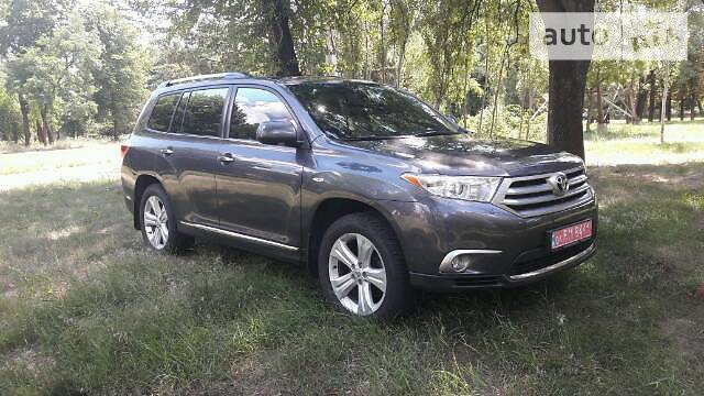 Toyota Highlander 2012 року