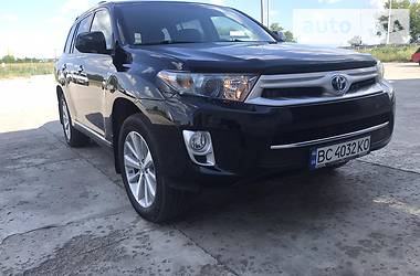 Toyota Highlander Limited hybrid  2012