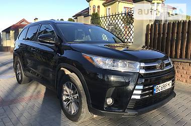 Toyota Highlander  3.5 XLE AWD 2017