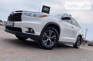 Toyota Highlander Premium GAZ 2016