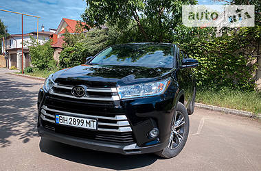 Toyota Highlander LE 2019