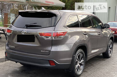 Toyota Highlander XLE 2016