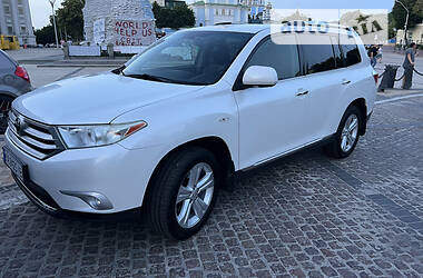 Toyota Highlander  2011