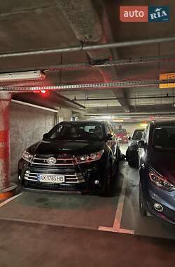 Toyota Highlander 2018