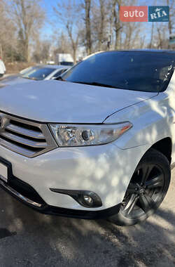 Toyota Highlander  2013