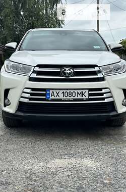 Toyota Highlander AWD 2019