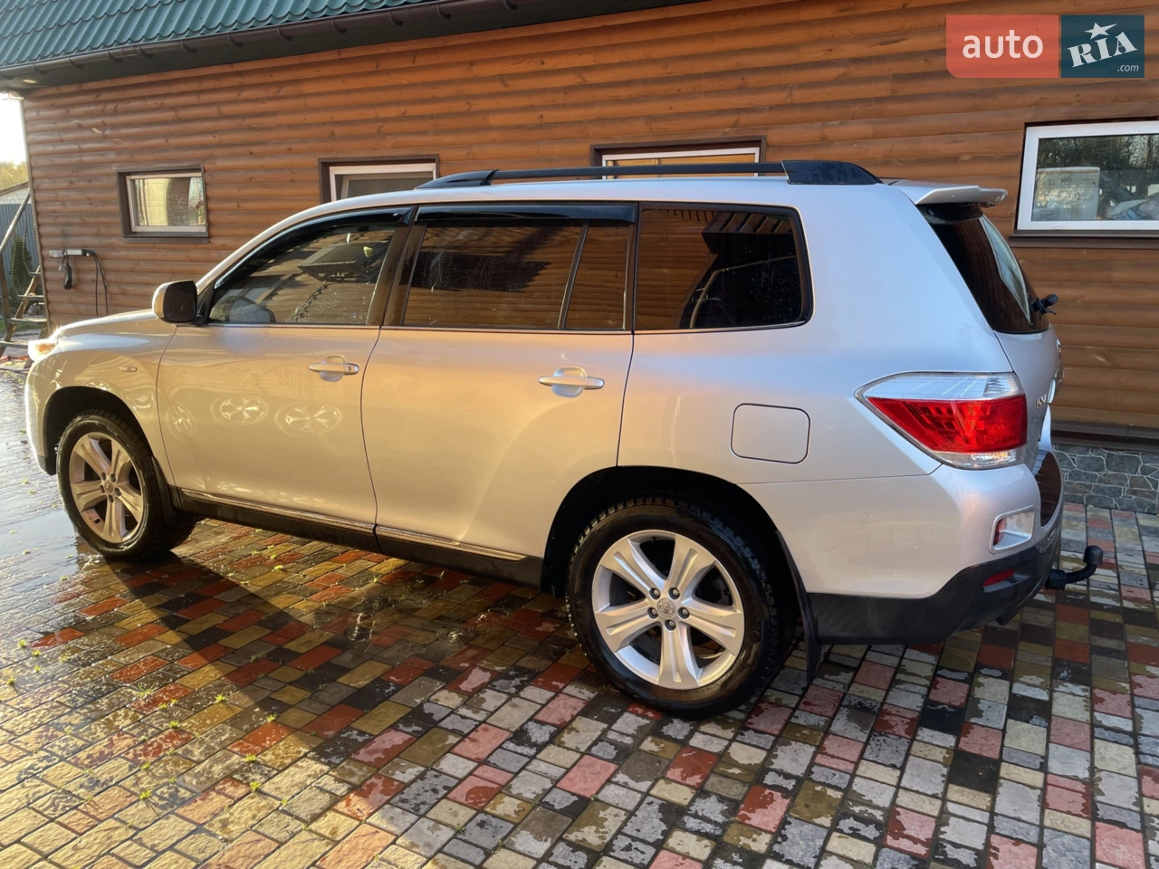 2011 Toyota Highlander - фото 1