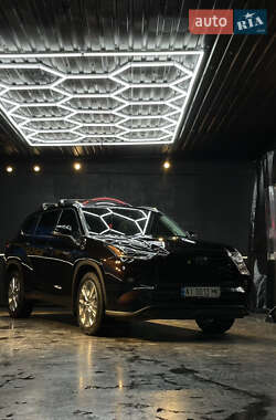 Toyota Highlander 2020