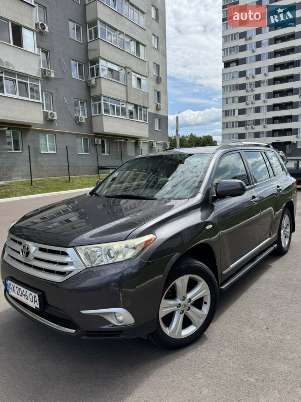 2011 Toyota Highlander - фото 1
