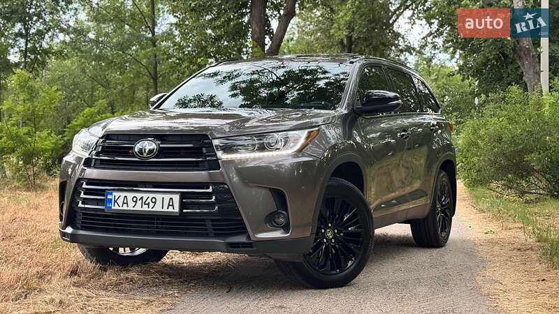 Легковые Toyota Highlander