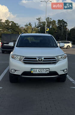 Toyota Highlander  2011