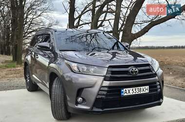 Toyota Highlander 2017