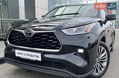 Toyota Highlander  2021
