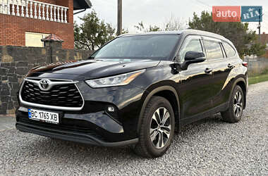 Toyota Highlander  2020