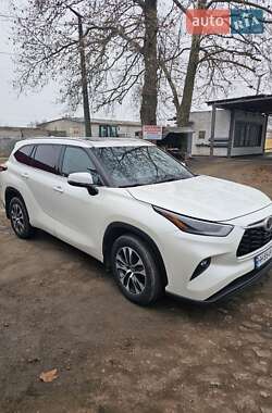 Toyota Highlander  2021