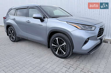 Toyota Highlander  2021