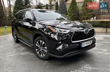 Toyota Highlander 2021