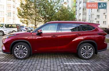 Toyota Highlander  2021
